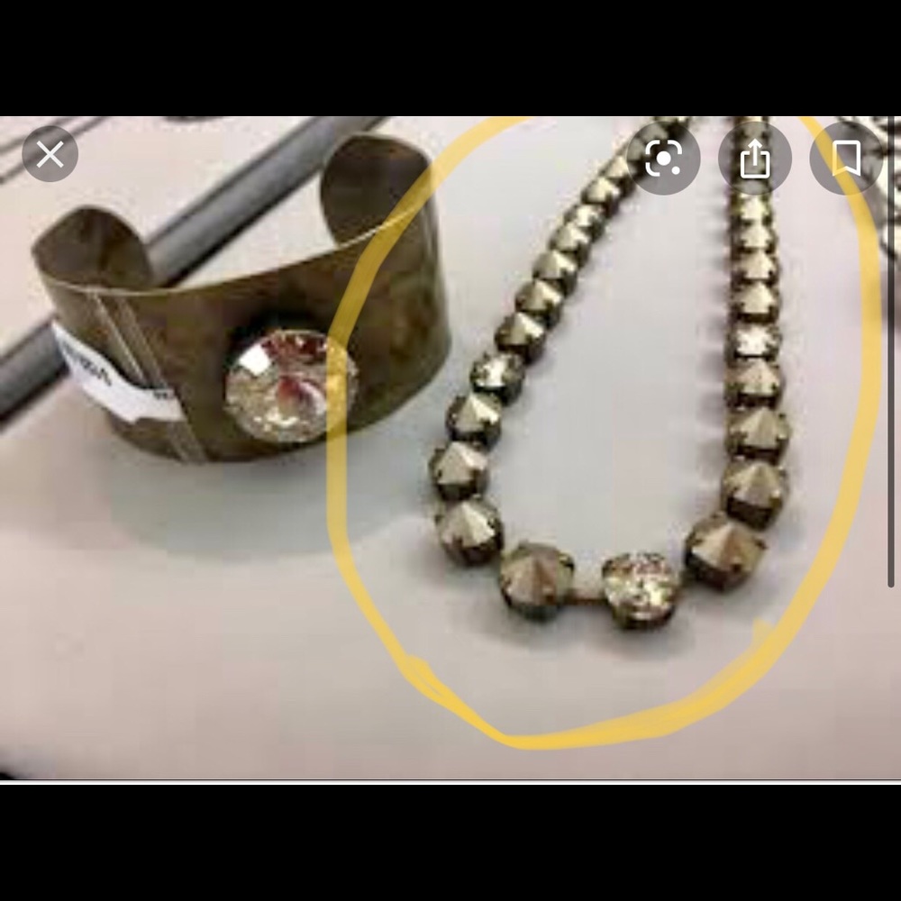 SABIKA Choker.